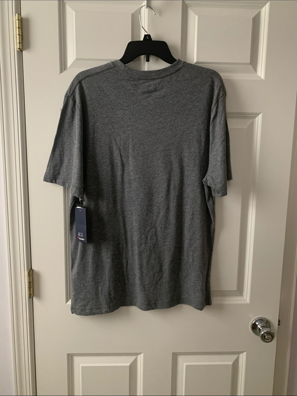 NFL Philadelphia Eagles Gray Short Sleeve Tee with Green Helmet Graphic - Picture 2 of 3